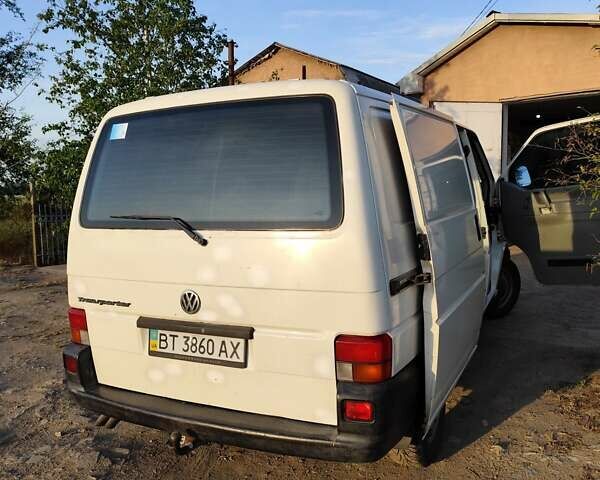 Білий Фольксваген Transporter, об'ємом двигуна 2.4 л та пробігом 300 тис. км за 4500 $, фото 9 на Automoto.ua