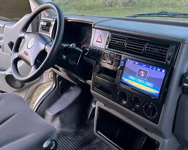 Белый Фольксваген Transporter, объемом двигателя 2.5 л и пробегом 368 тыс. км за 6299 $, фото 18 на Automoto.ua