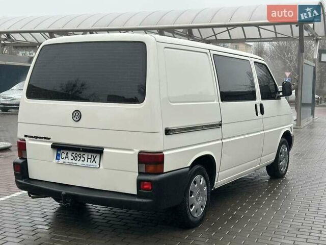 Білий Фольксваген Transporter, об'ємом двигуна 1.9 л та пробігом 295 тис. км за 5800 $, фото 2 на Automoto.ua