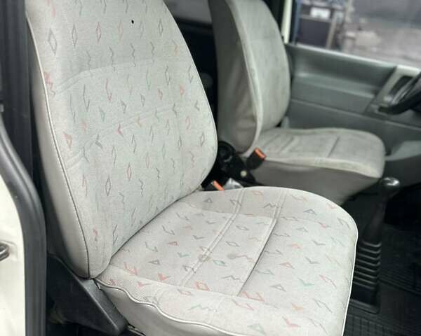Білий Фольксваген Transporter, об'ємом двигуна 1.9 л та пробігом 295 тис. км за 5800 $, фото 8 на Automoto.ua