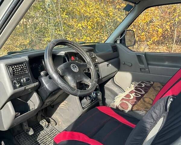 Белый Фольксваген Transporter, объемом двигателя 2.5 л и пробегом 400 тыс. км за 6500 $, фото 1 на Automoto.ua