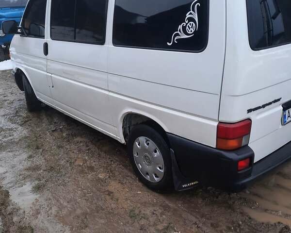 Белый Фольксваген Transporter, объемом двигателя 2.5 л и пробегом 495 тыс. км за 6300 $, фото 2 на Automoto.ua