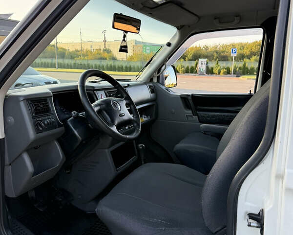 Білий Фольксваген Transporter, об'ємом двигуна 2.46 л та пробігом 416 тис. км за 7500 $, фото 11 на Automoto.ua