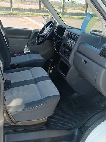 Белый Фольксваген Transporter, объемом двигателя 1.9 л и пробегом 414 тыс. км за 6400 $, фото 10 на Automoto.ua