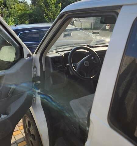 Белый Фольксваген Transporter, объемом двигателя 2.4 л и пробегом 400 тыс. км за 5150 $, фото 7 на Automoto.ua