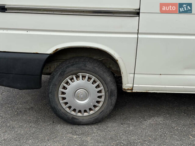 Белый Фольксваген Transporter, объемом двигателя 2.46 л и пробегом 338 тыс. км за 4200 $, фото 1 на Automoto.ua