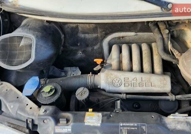 Белый Фольксваген Transporter, объемом двигателя 2.4 л и пробегом 400 тыс. км за 5150 $, фото 9 на Automoto.ua