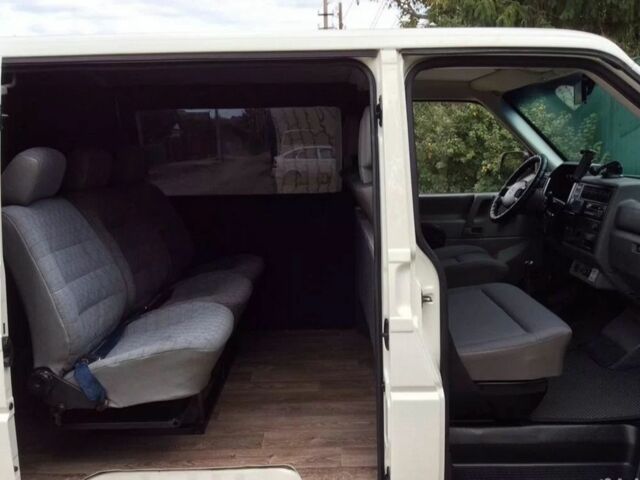 Белый Фольксваген Transporter, объемом двигателя 2.5 л и пробегом 322 тыс. км за 3995 $, фото 11 на Automoto.ua