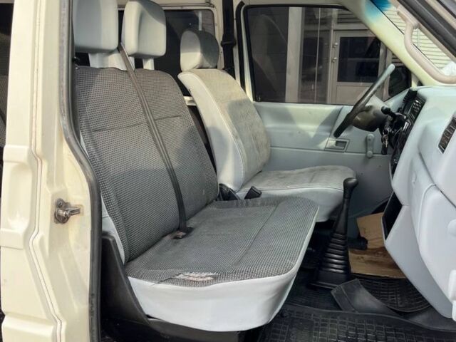 Білий Фольксваген Transporter, об'ємом двигуна 2.4 л та пробігом 700 тис. км за 4250 $, фото 9 на Automoto.ua