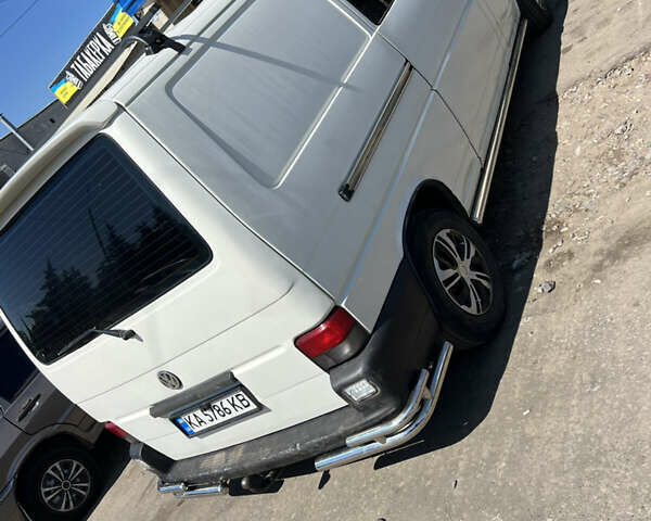 Белый Фольксваген Transporter, объемом двигателя 2.5 л и пробегом 360 тыс. км за 8000 $, фото 1 на Automoto.ua