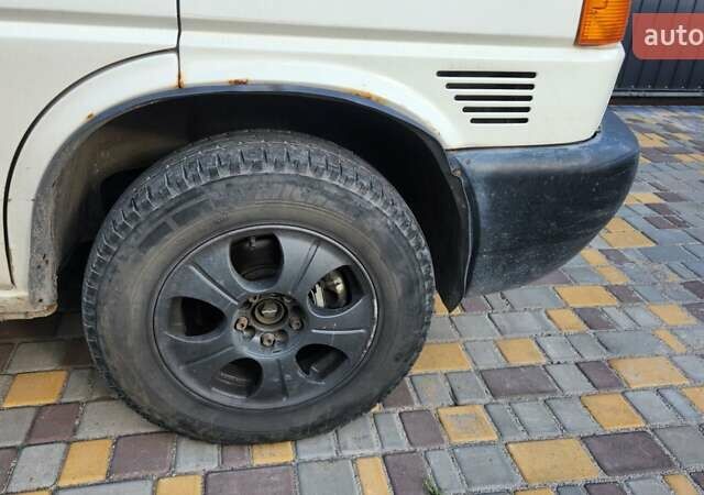 Белый Фольксваген Transporter, объемом двигателя 2.4 л и пробегом 400 тыс. км за 5150 $, фото 15 на Automoto.ua