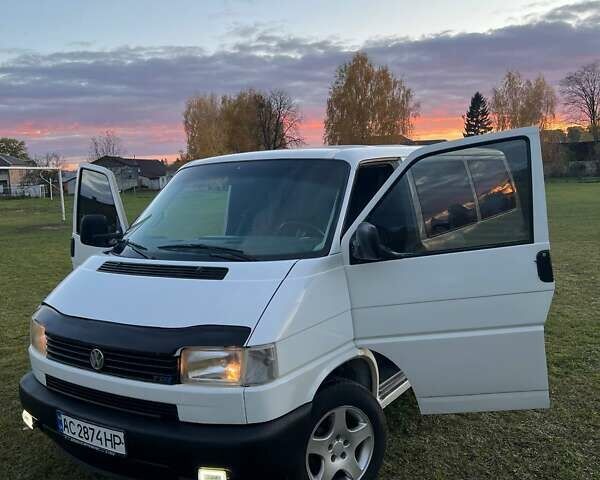 Белый Фольксваген Transporter, объемом двигателя 2.5 л и пробегом 368 тыс. км за 6299 $, фото 1 на Automoto.ua