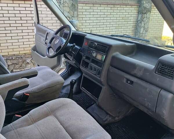 Белый Фольксваген Transporter, объемом двигателя 2.5 л и пробегом 453 тыс. км за 4750 $, фото 31 на Automoto.ua