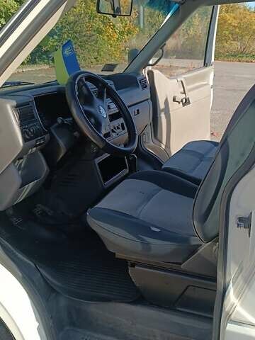 Белый Фольксваген Transporter, объемом двигателя 1.9 л и пробегом 414 тыс. км за 6400 $, фото 7 на Automoto.ua