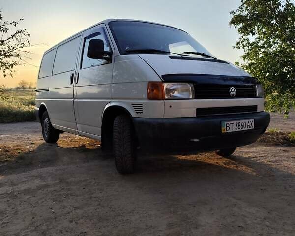 Білий Фольксваген Transporter, об'ємом двигуна 2.4 л та пробігом 300 тис. км за 4500 $, фото 2 на Automoto.ua