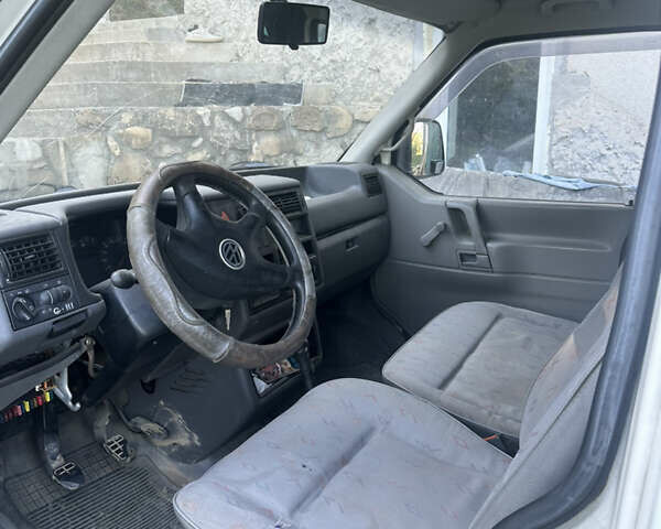 Белый Фольксваген Transporter, объемом двигателя 1.9 л и пробегом 500 тыс. км за 3660 $, фото 5 на Automoto.ua