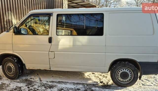 Белый Фольксваген Transporter, объемом двигателя 2.4 л и пробегом 425 тыс. км за 5500 $, фото 3 на Automoto.ua