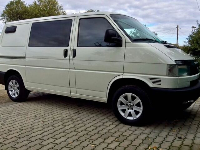 Белый Фольксваген Transporter, объемом двигателя 2.5 л и пробегом 322 тыс. км за 3995 $, фото 4 на Automoto.ua