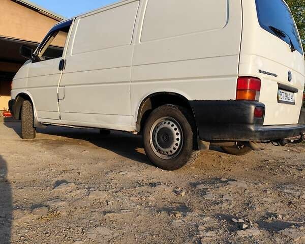 Білий Фольксваген Transporter, об'ємом двигуна 2.4 л та пробігом 300 тис. км за 4500 $, фото 10 на Automoto.ua