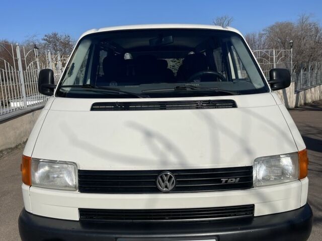 Білий Фольксваген Transporter, об'ємом двигуна 2.5 л та пробігом 310 тис. км за 8000 $, фото 4 на Automoto.ua