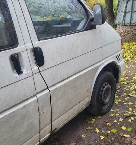 Белый Фольксваген Transporter, объемом двигателя 2.5 л и пробегом 320 тыс. км за 3600 $, фото 4 на Automoto.ua