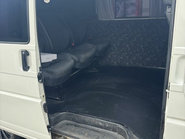 Белый Фольксваген Transporter, объемом двигателя 1.9 л и пробегом 345 тыс. км за 5200 $, фото 6 на Automoto.ua