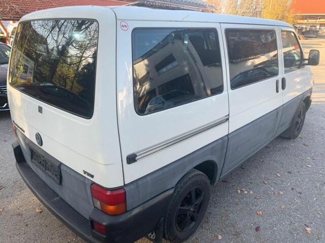 Белый Фольксваген Transporter, объемом двигателя 2.5 л и пробегом 400 тыс. км за 4903 $, фото 2 на Automoto.ua