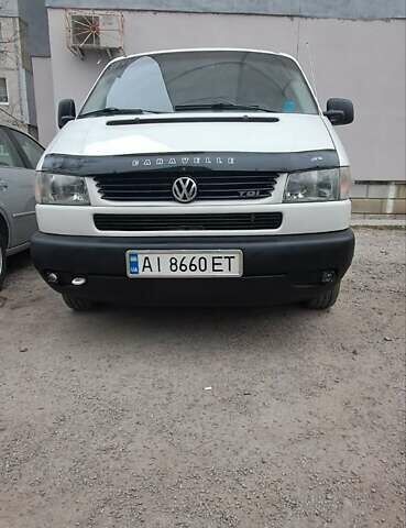 Белый Фольксваген Transporter, объемом двигателя 2.5 л и пробегом 366 тыс. км за 8500 $, фото 1 на Automoto.ua