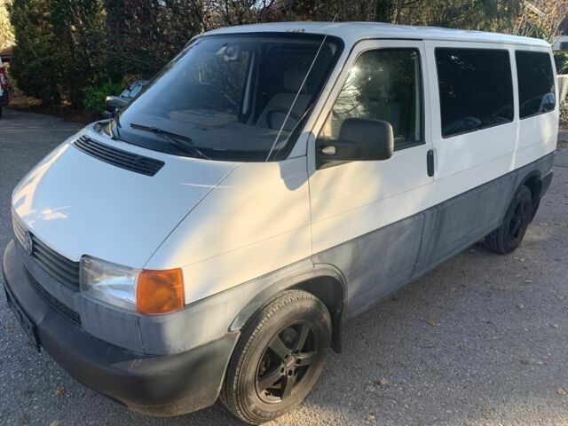 Белый Фольксваген Transporter, объемом двигателя 2.5 л и пробегом 400 тыс. км за 4903 $, фото 1 на Automoto.ua