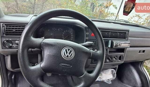 Белый Фольксваген Transporter, объемом двигателя 2.5 л и пробегом 386 тыс. км за 8000 $, фото 1 на Automoto.ua