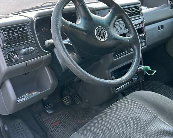 Білий Фольксваген Transporter, об'ємом двигуна 2.5 л та пробігом 380 тис. км за 6800 $, фото 6 на Automoto.ua