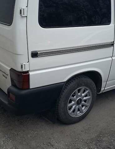 Белый Фольксваген Transporter, объемом двигателя 2.5 л и пробегом 366 тыс. км за 8500 $, фото 3 на Automoto.ua
