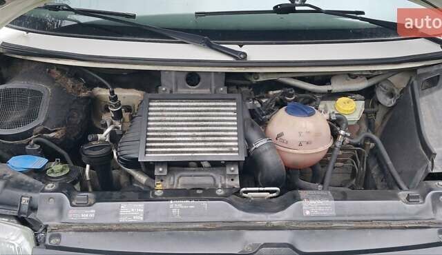 Белый Фольксваген Transporter, объемом двигателя 2.5 л и пробегом 386 тыс. км за 8000 $, фото 5 на Automoto.ua