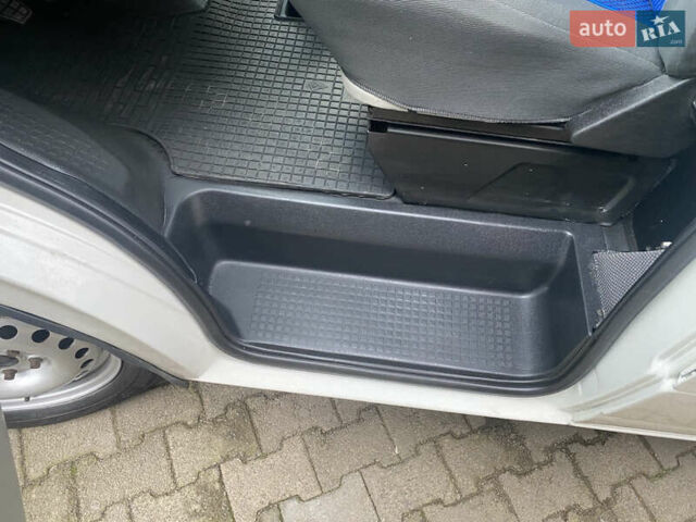 Белый Фольксваген Transporter, объемом двигателя 2.46 л и пробегом 320 тыс. км за 7700 $, фото 11 на Automoto.ua