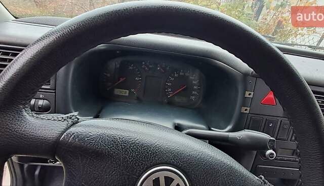 Белый Фольксваген Transporter, объемом двигателя 2.5 л и пробегом 386 тыс. км за 8000 $, фото 9 на Automoto.ua