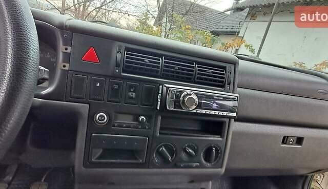 Белый Фольксваген Transporter, объемом двигателя 2.5 л и пробегом 386 тыс. км за 8000 $, фото 11 на Automoto.ua