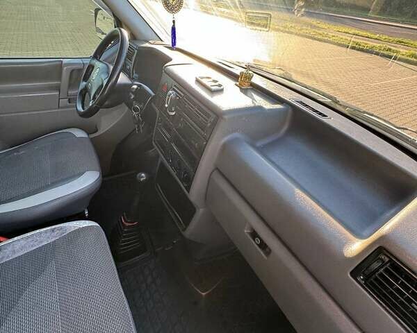 Білий Фольксваген Transporter, об'ємом двигуна 2.5 л та пробігом 425 тис. км за 7450 $, фото 13 на Automoto.ua