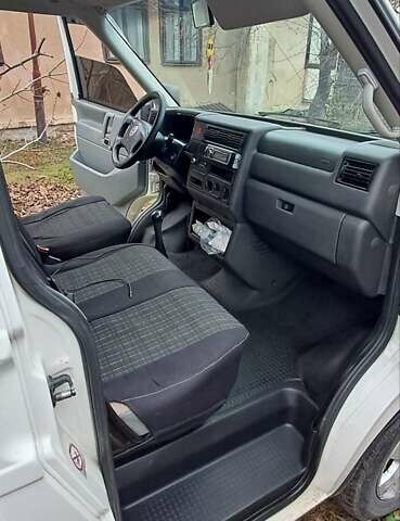 Белый Фольксваген Transporter, объемом двигателя 2.5 л и пробегом 386 тыс. км за 8000 $, фото 14 на Automoto.ua