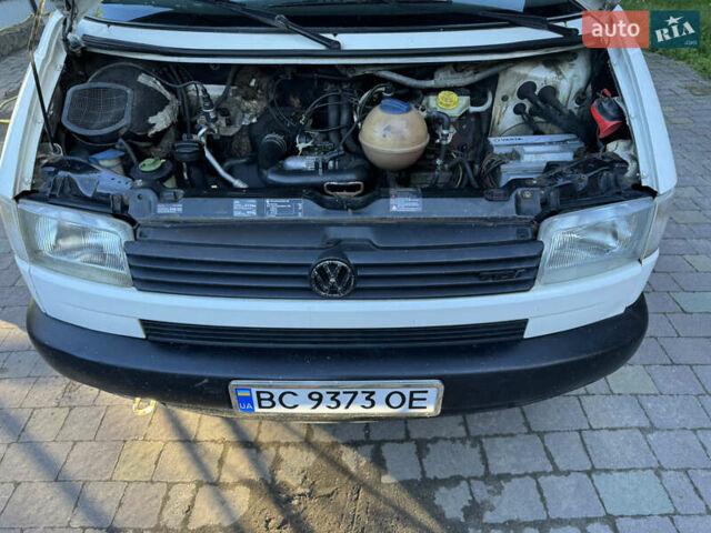 Білий Фольксваген Transporter, об'ємом двигуна 2.5 л та пробігом 467 тис. км за 6500 $, фото 11 на Automoto.ua