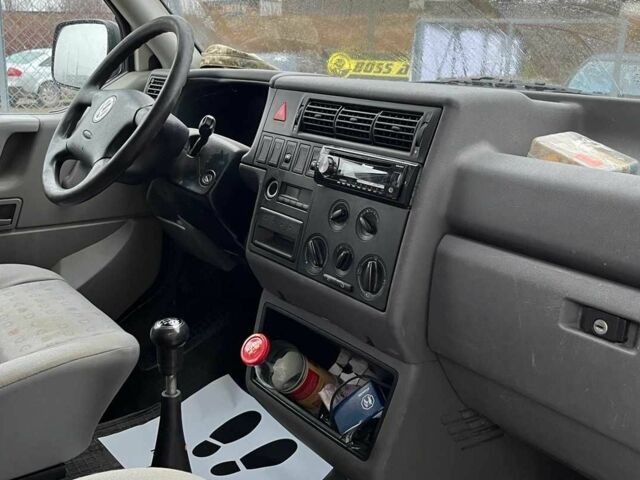 Білий Фольксваген Transporter, об'ємом двигуна 2.5 л та пробігом 423 тис. км за 7799 $, фото 14 на Automoto.ua