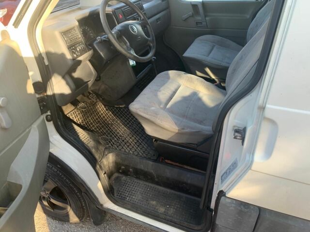 Белый Фольксваген Transporter, объемом двигателя 2.5 л и пробегом 400 тыс. км за 4903 $, фото 11 на Automoto.ua