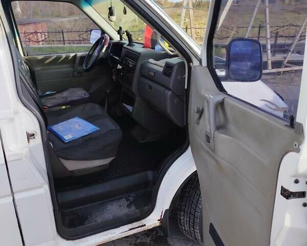 Белый Фольксваген Transporter, объемом двигателя 2.5 л и пробегом 628 тыс. км за 4700 $, фото 4 на Automoto.ua