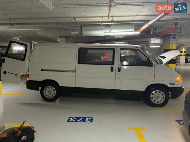 Белый Фольксваген Transporter, объемом двигателя 2.5 л и пробегом 365 тыс. км за 3950 $, фото 2 на Automoto.ua