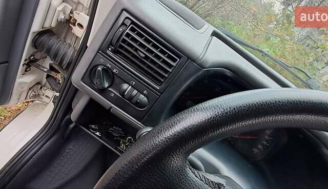 Белый Фольксваген Transporter, объемом двигателя 2.5 л и пробегом 386 тыс. км за 8000 $, фото 10 на Automoto.ua