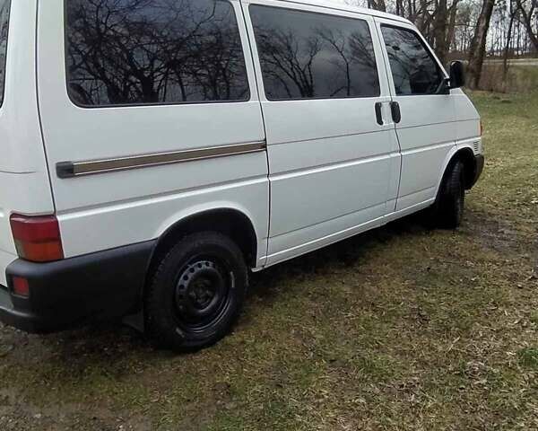 Белый Фольксваген Transporter, объемом двигателя 1.9 л и пробегом 371 тыс. км за 5500 $, фото 4 на Automoto.ua
