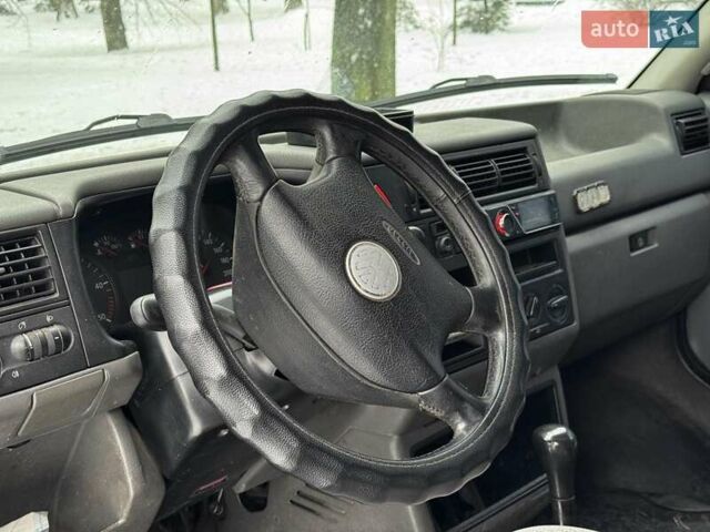 Білий Фольксваген Transporter, об'ємом двигуна 2.5 л та пробігом 700 тис. км за 7490 $, фото 13 на Automoto.ua