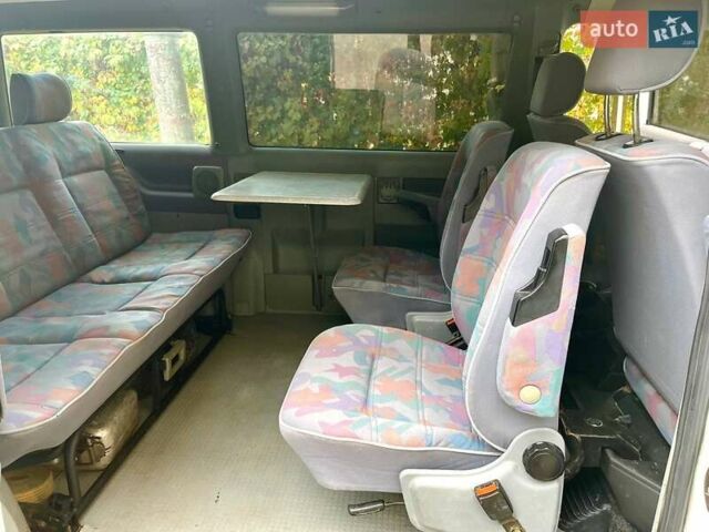 Белый Фольксваген Transporter, объемом двигателя 2.46 л и пробегом 340 тыс. км за 5800 $, фото 6 на Automoto.ua