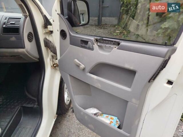 Белый Фольксваген Transporter, объемом двигателя 2.5 л и пробегом 242 тыс. км за 7000 $, фото 15 на Automoto.ua