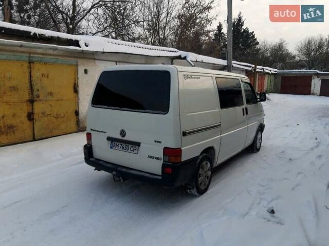 Білий Фольксваген Transporter, об'ємом двигуна 2.5 л та пробігом 280 тис. км за 7200 $, фото 2 на Automoto.ua