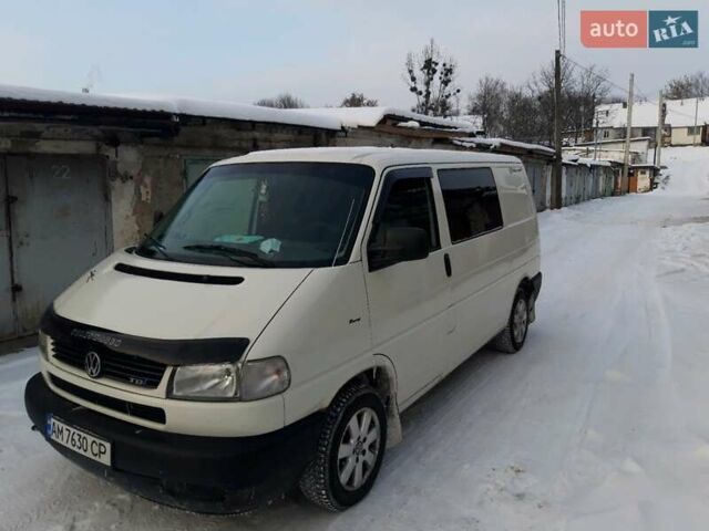 Білий Фольксваген Transporter, об'ємом двигуна 2.5 л та пробігом 280 тис. км за 7200 $, фото 1 на Automoto.ua